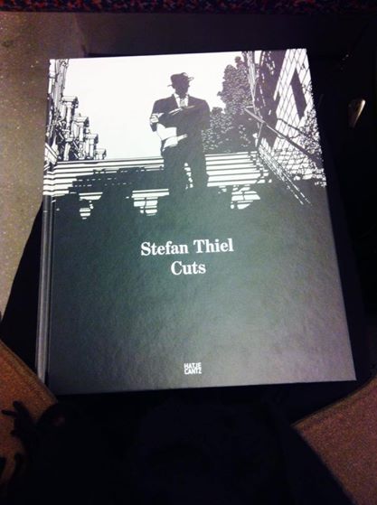 Stefan Thiel, das Buch, welches er mir geschenkt hatte. "Cuts"