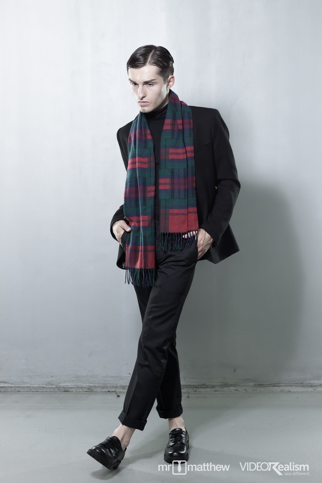 herbst-outfit-leaves-are-falling-down-fashion-blog-mister-matthew-1
