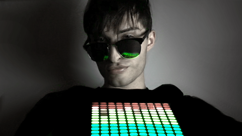 LED-T-Shirt-Fashion-meets-technology-1