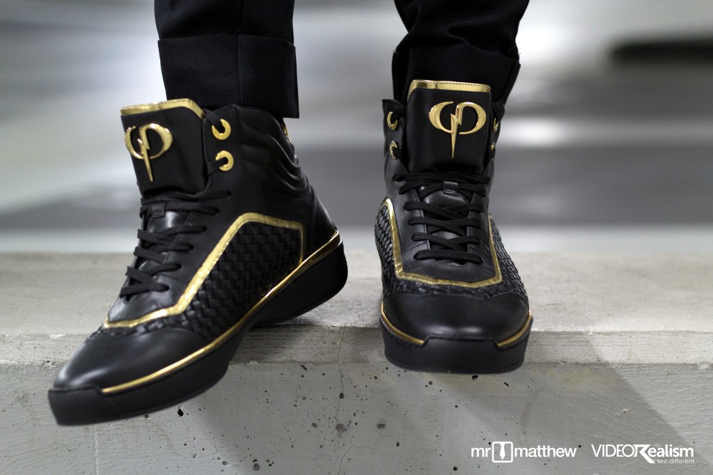 PHINOMEN - Der Haute Couture Sneaker - Schwarzer Sneaker mit Gold - Black Sneaker with Gold - myPHINOMEN Sneaker - Fashion Blog -