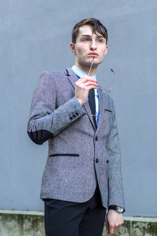 Ein grauer Anzug für Männer - Outfit Inspiration für ein grauer Anzug. Fashion Blog für Männer Outfit für ein grauer Anzug.