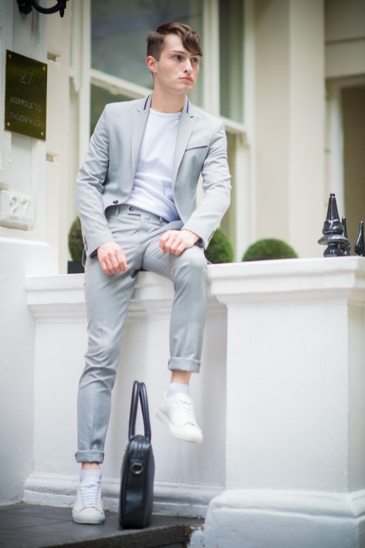 grauer Anzug für Männer Fashion Blog Mister Matthew 10