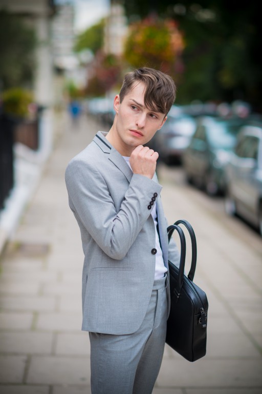 grauer Anzug für Männer Fashion Blog Mister Matthew 4
