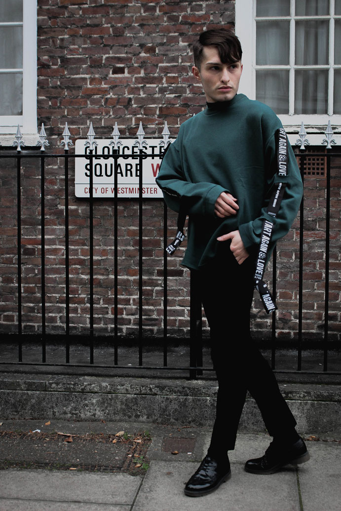 Streetstyle Slogan Look Sweater mit Slogan Ärmeln Mister Matthew in London 10