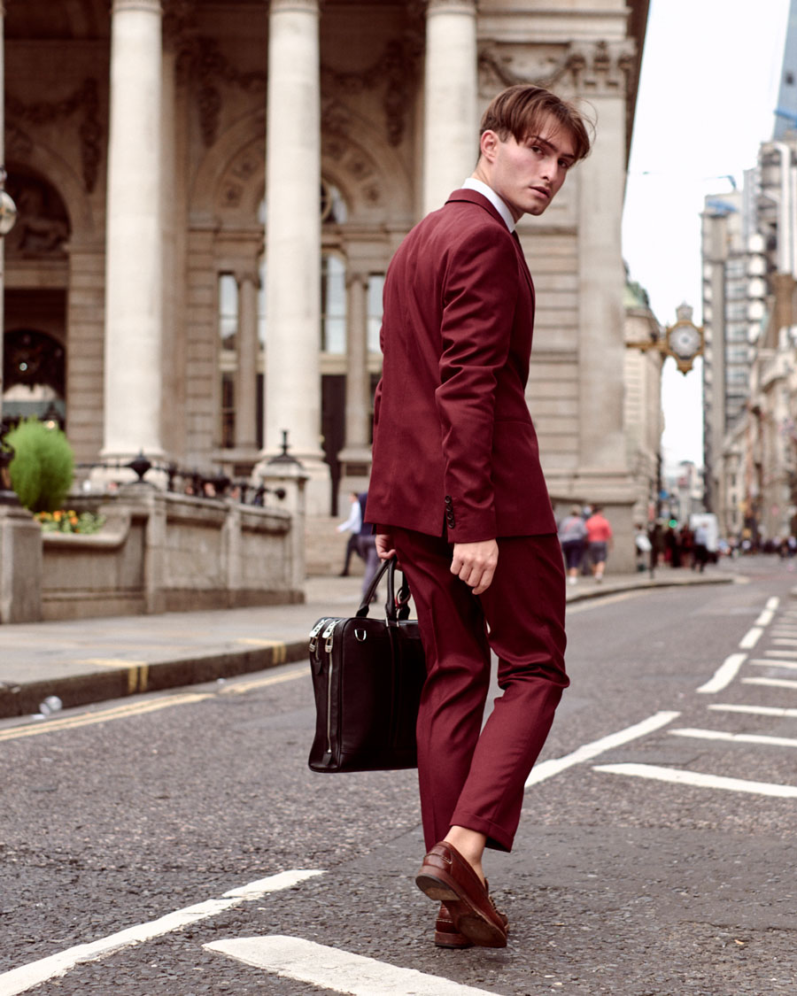 Rote Anzug für Männer | London Bank Station | Streetstyle | Mister Matthew | Matthias Limmer Dresden | 4