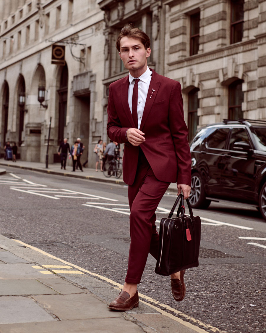 Rote Anzug für Männer | London Bank Station | Streetstyle | Mister Matthew | Matthias Limmer Dresden | 5