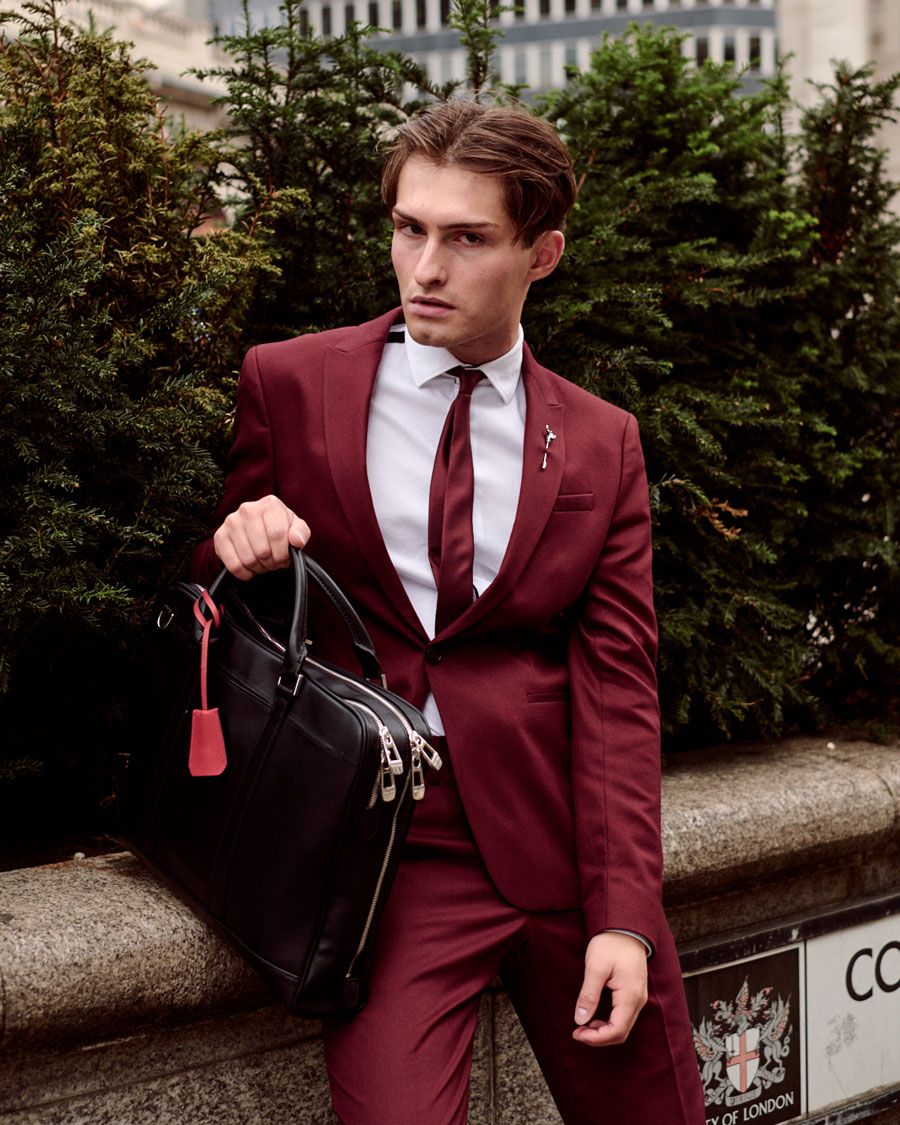 Rote Anzug für Männer | London Bank Station | Streetstyle | Mister Matthew | Matthias Limmer Dresden | 9