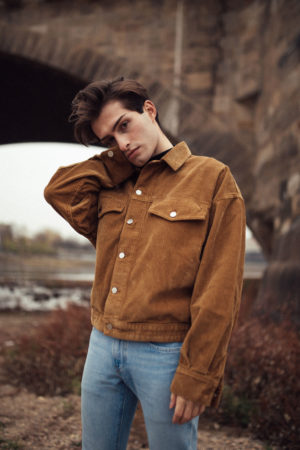 Cord Jacke und der Trend der Natürlichkeit | Mister Matthew alias Matthias Limmer an der Elbe in Dresden | Brücke | 6 Cord Jacke und der Trend der Natürlichkeit | Mister Matthew alias Matthias Limmer an der Elbe in Dresden | Brücke | 6