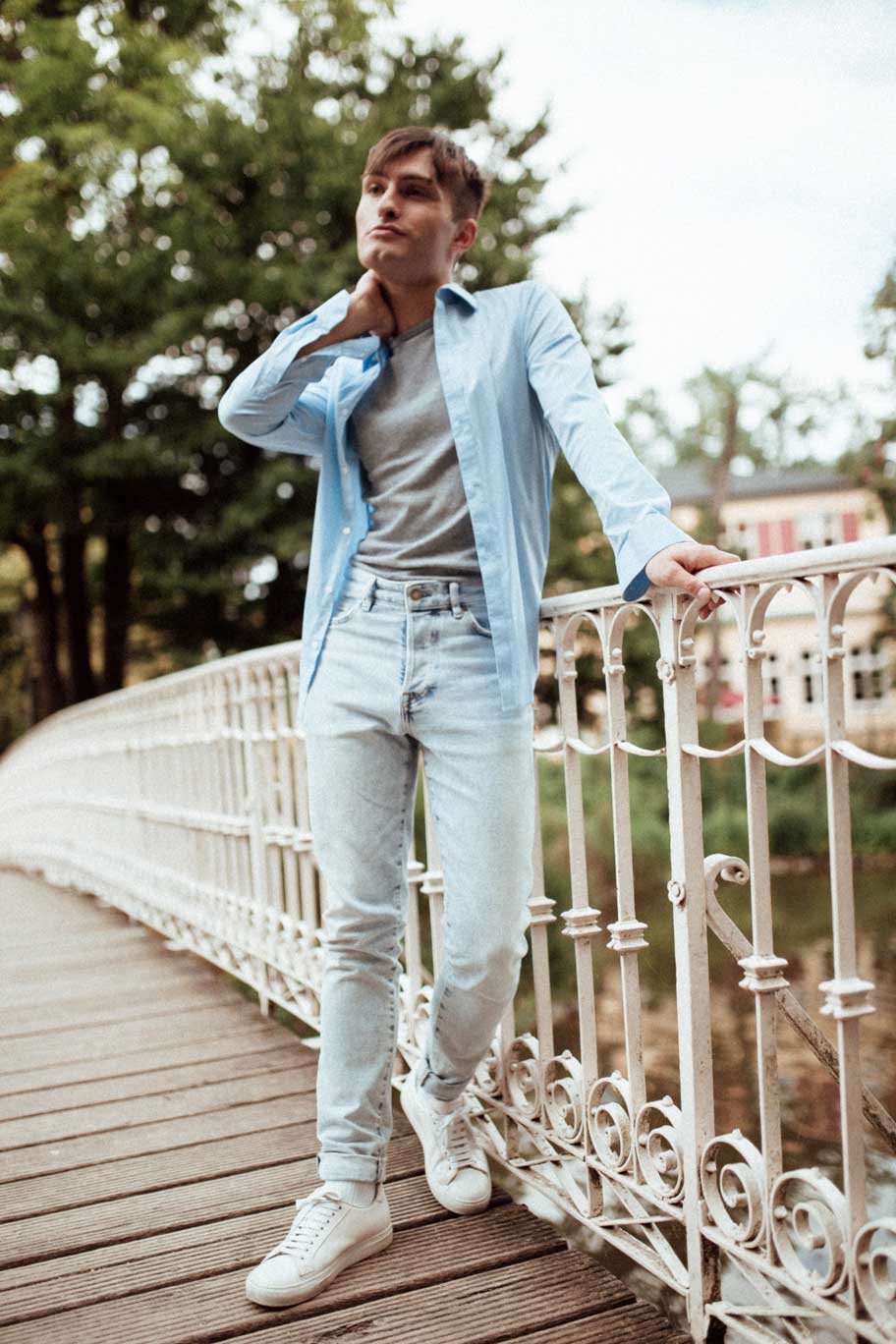 Outfit Inspirationen für Männer | Blau Pastell Hemd für den Sommer 4