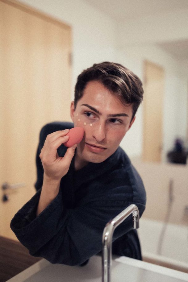 Makeup für Männer der große Guide, der alle Fragen beantwortet!