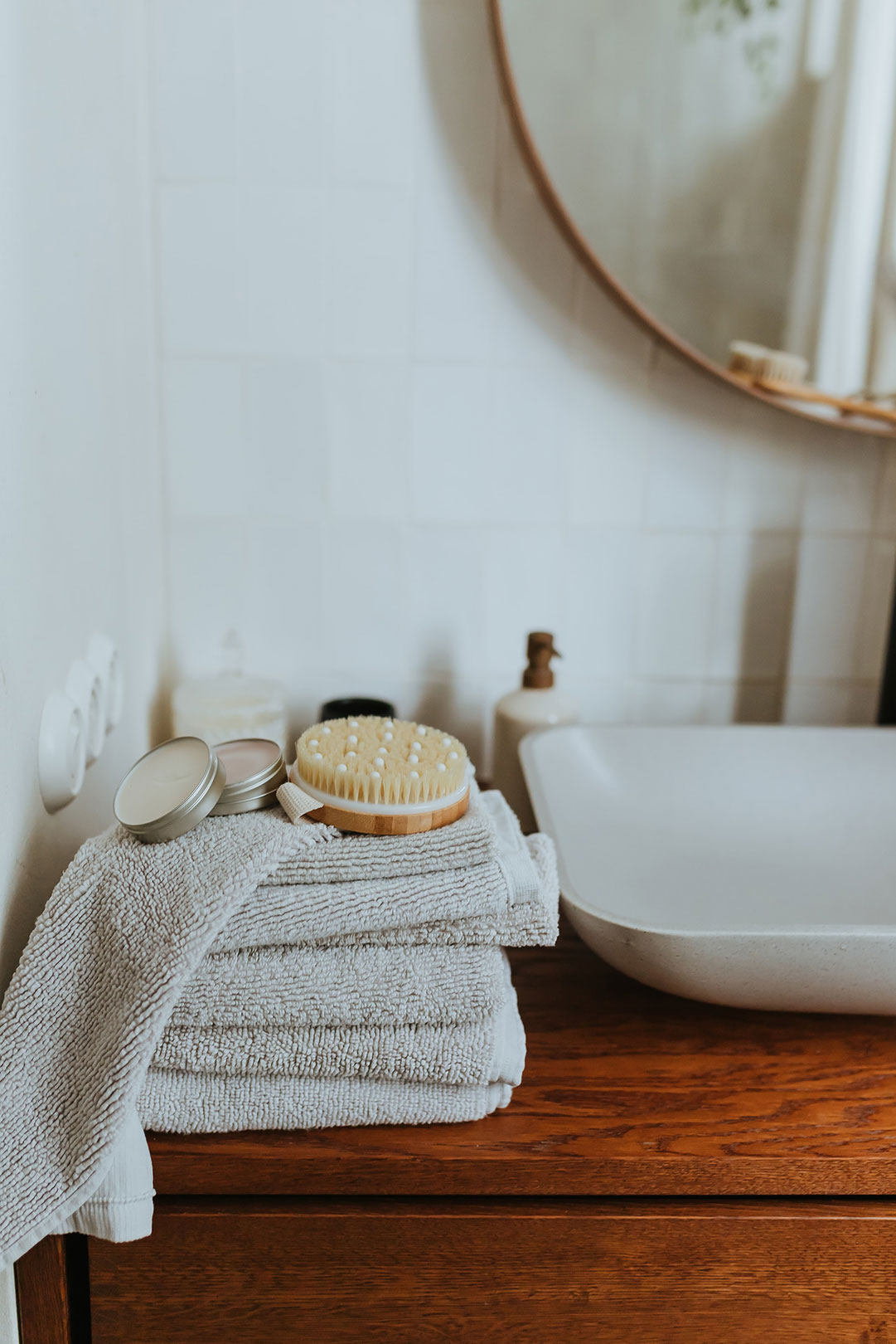 Dry Brushing für Männer: Trockenbürsten zur Hautpflege